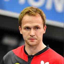 主力球员受 主力球员受