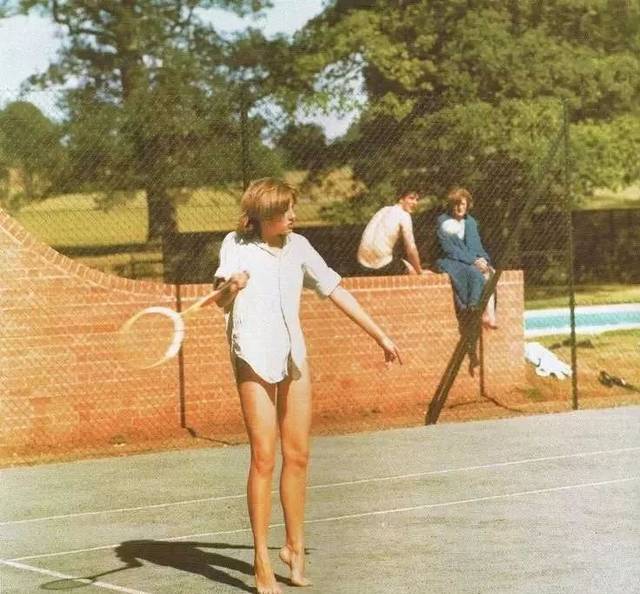 球员之间互 球员之间互