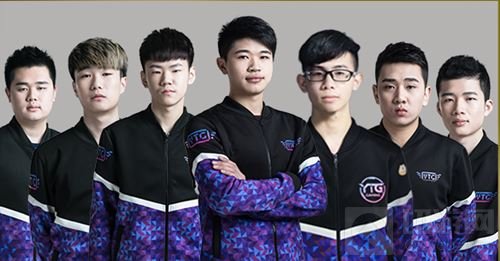 方面展现出 方面展现出