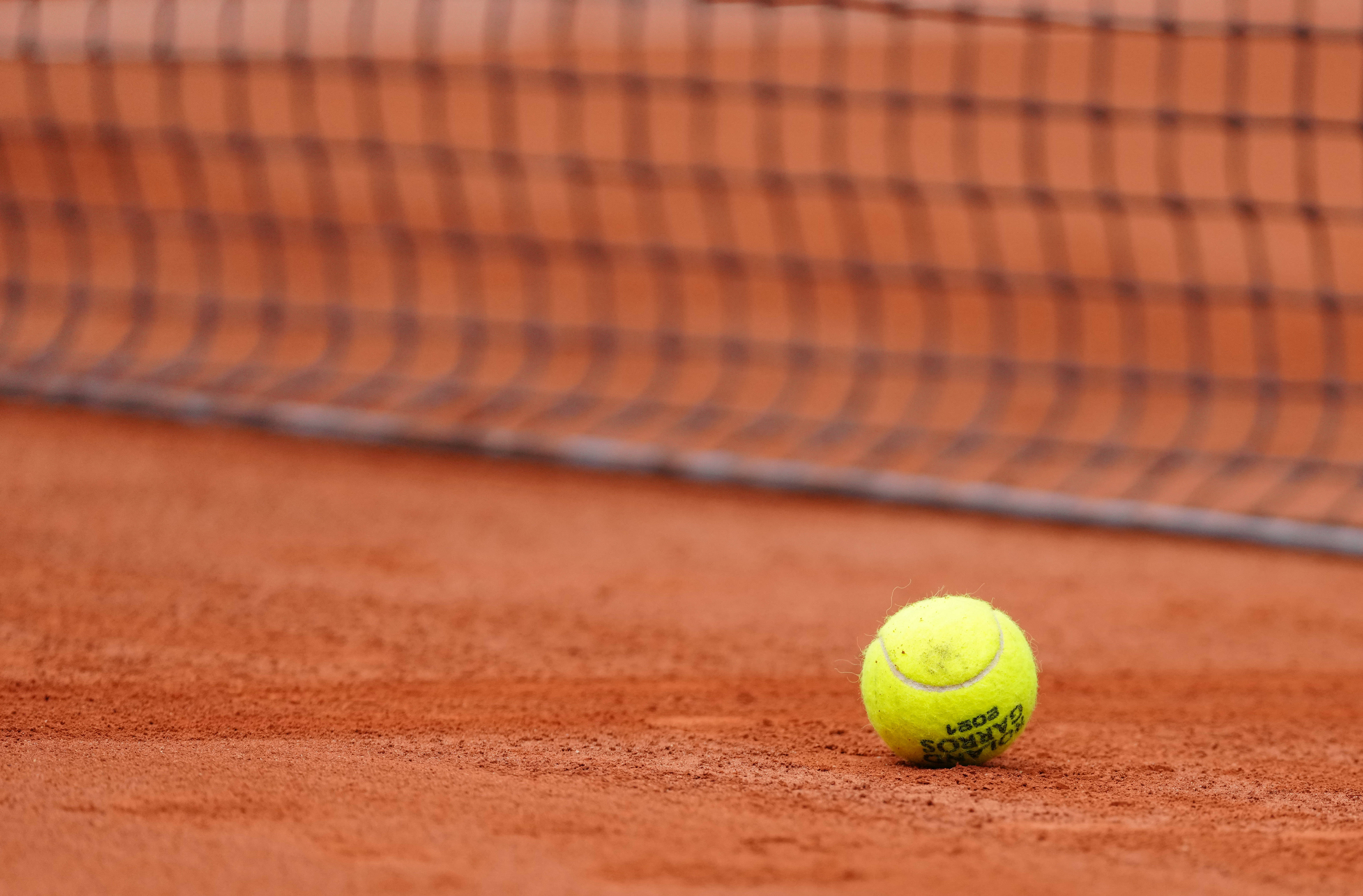 他带着荣誉 他带着荣誉