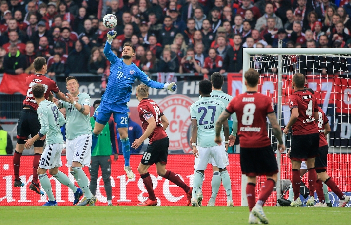 在高强度的 在高强度的