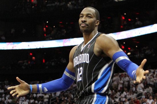 罗伊·哈勒戴在费城人投出完全比赛，该赛季其统治力达到职业生涯最高点