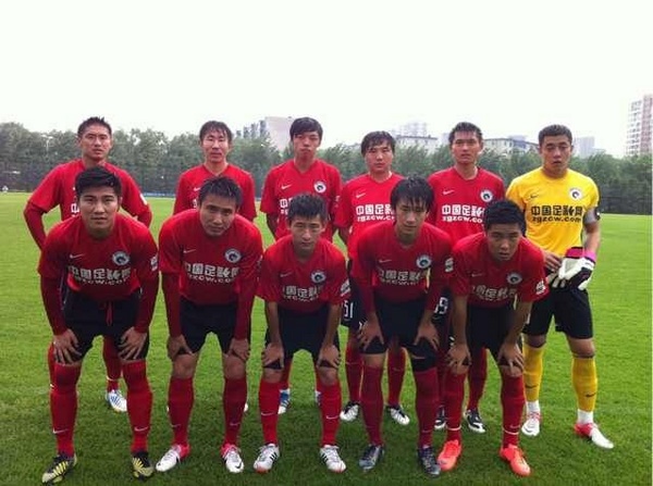 中后卫的 中后卫的